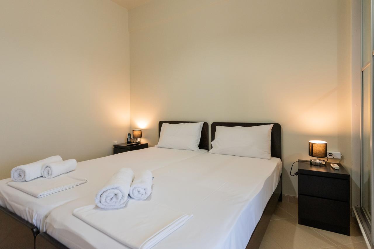 Grand Suites With Private Pools Kalamata Exterior foto