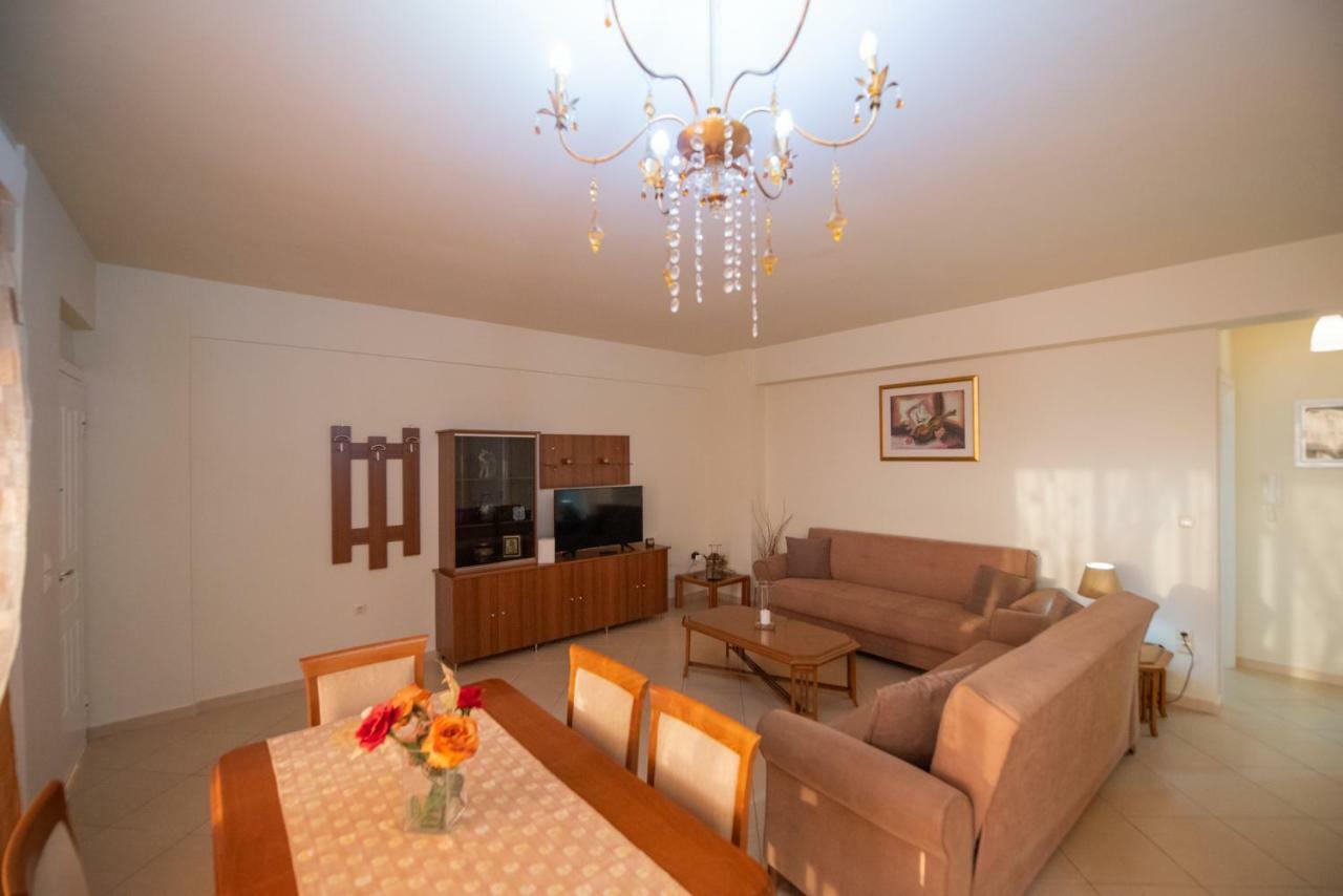 Grand Suites With Private Pools Kalamata Exterior foto